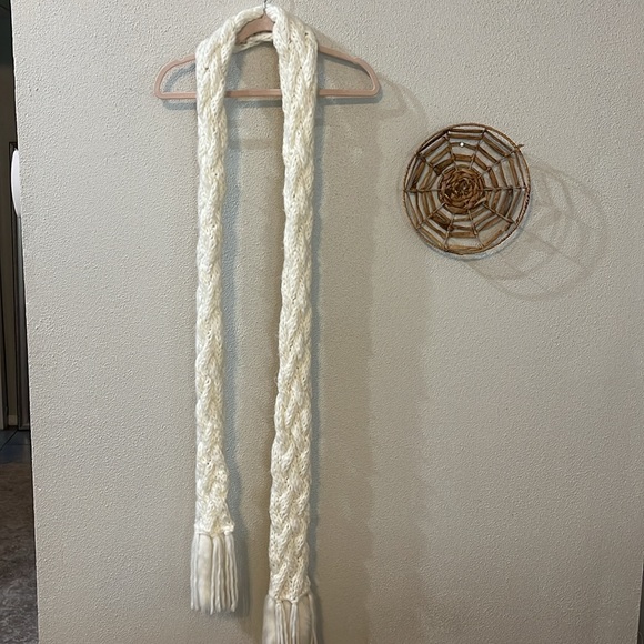 White House Black Market Winter Scarf - Picture 7 of 7